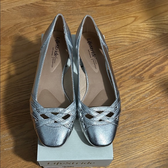 Life Stride Shoes - Life Stride Women's Metallic Silver Heels